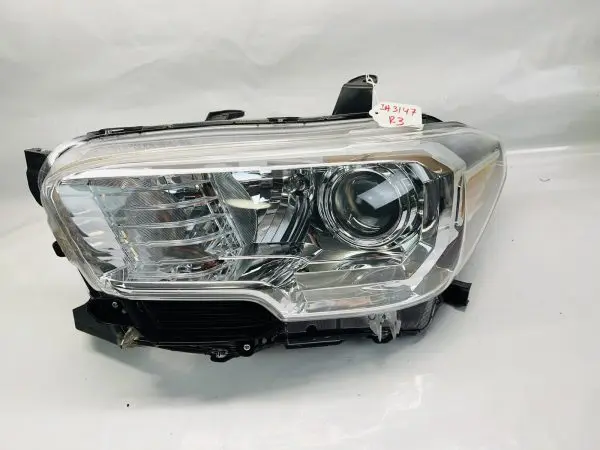 TABS 2016 2017 2018 2019 2020 2021 2022 TOYOTA TACOMA HALOGEN LEFT OEM HEADLIGHT - Image 2
