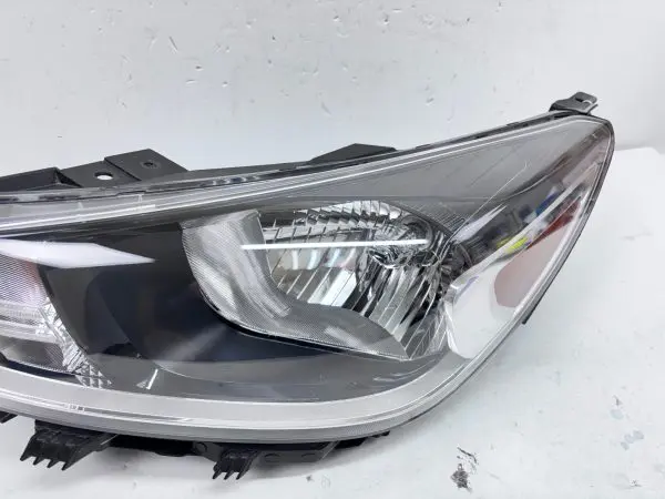 92101-H9000  2018 2019 2020 KIA RIO HALOGEN FRONT LEFT OEM HEADLIGHT - Image 11