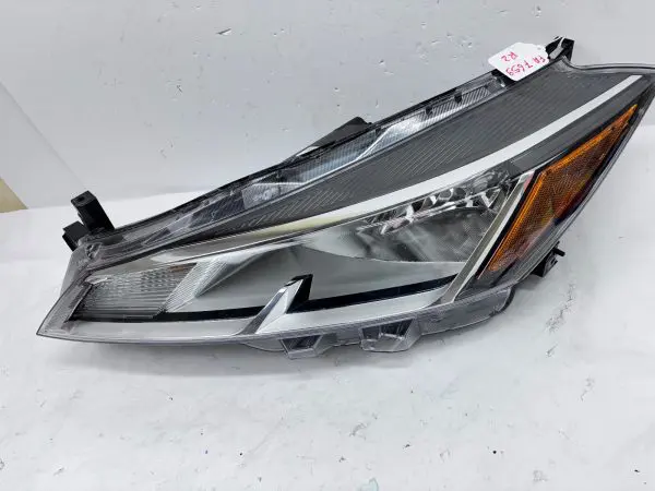 2021 2022 2023 NISSAN KICKS HALOGEN FRONT LEFT OEM HEADLIGHT 26010-5R00A - Image 15