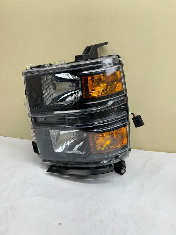 23380552 2014 2015 CHEVY SILVERADO 1500 HALOGEN FRONT LEFT OEM HEADLIGHT - Image 2