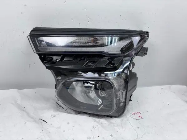 42827953  2021 2022 2023 CHEVY TRAIL BLAZER HALOGEN FRONT LEFT OEM HEADLIGHT
