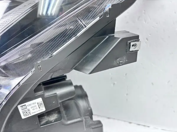 42827953  2021 2022 2023 CHEVY TRAIL BLAZER HALOGEN FRONT LEFT OEM HEADLIGHT - Image 4