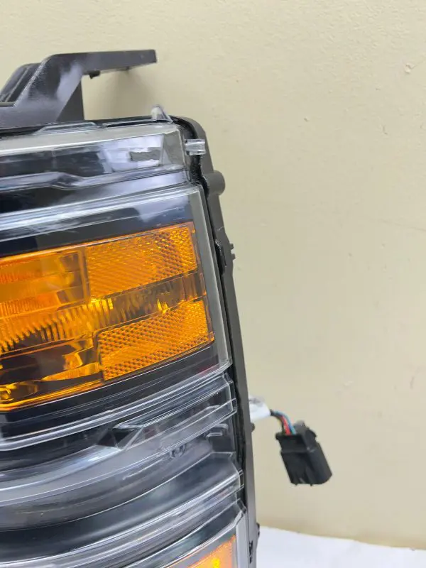 23380552 2014 2015 CHEVY SILVERADO 1500 HALOGEN FRONT LEFT OEM HEADLIGHT - Image 11