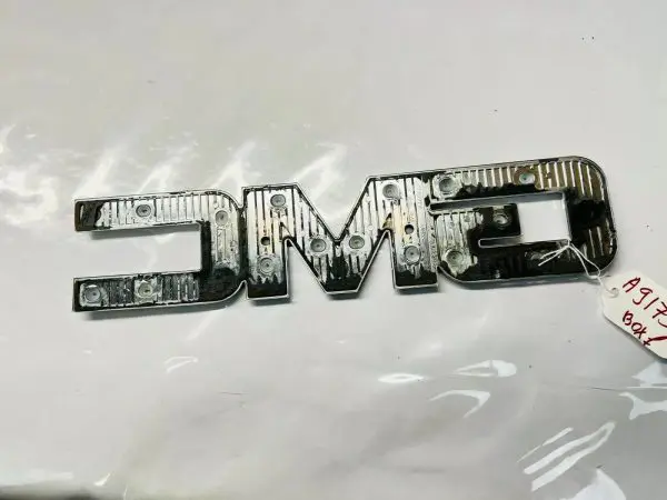 23122158 2014 2015 2016 2017 2018 2019 GMC SIERRA 15-21 CANYON REAR OEM EMBLEM - Image 8