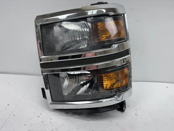 23172782 2014 2015 CHEVY SILVERADO 1500 HALOGEN FRONT LEFT OEM HEADLIGHT DAMAGED - Image 2