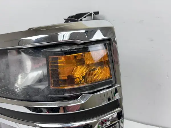 23172782 2014 2015 CHEVY SILVERADO 1500 HALOGEN FRONT LEFT OEM HEADLIGHT DAMAGED - Image 5