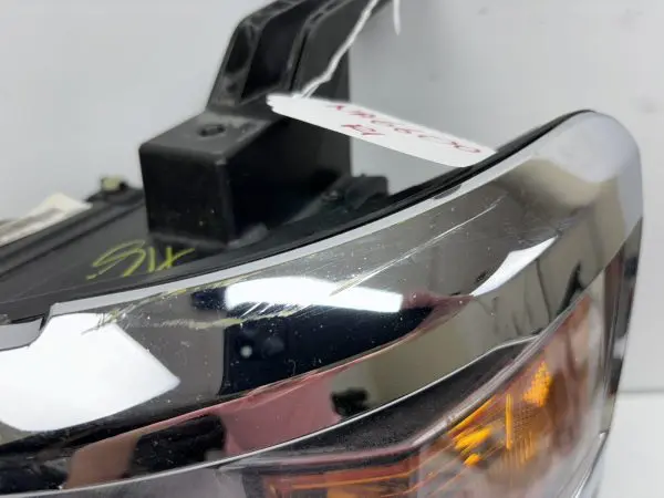 23172782 2014 2015 CHEVY SILVERADO 1500 HALOGEN FRONT LEFT OEM HEADLIGHT DAMAGED - Image 11