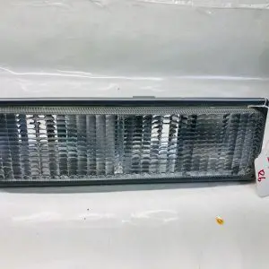 5975424 1990-1992 1993 CHEVY GMC FRONT RIGHT PARKING LIGHT C1500 K1500 2500 3500