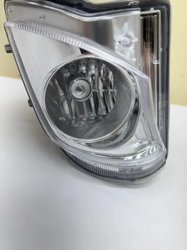 81211-53290. 2006 2007 2008 2009 2010 LEXUS IS IS250 IS350 FRONT RIGHT FOG LIGHT - Image 4