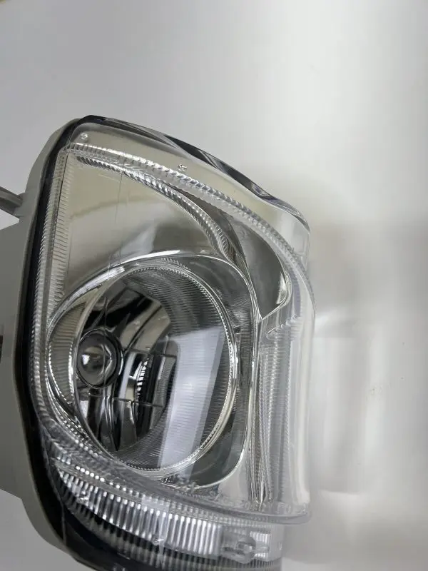 81211-53290. 2006 2007 2008 2009 2010 LEXUS IS IS250 IS350 FRONT RIGHT FOG LIGHT - Image 5