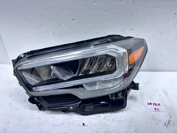 2020 2021 2022 2023 TOYOTA TACOMA FULL LED FRONT LEFT OEM HEADLIGHT  ROKEN TABS - Image 3