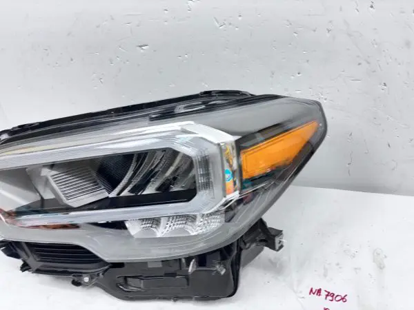 2020 2021 2022 2023 TOYOTA TACOMA FULL LED FRONT LEFT OEM HEADLIGHT  ROKEN TABS - Image 4