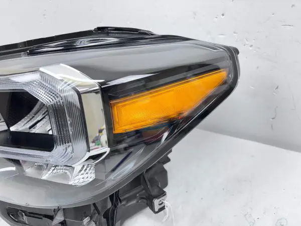 2020 2021 2022 2023 TOYOTA TACOMA FULL LED FRONT LEFT OEM HEADLIGHT  ROKEN TABS - Image 6