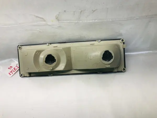 5975424 1990-1992 1993 CHEVY GMC FRONT RIGHT PARKING LIGHT C1500 K1500 2500 3500 - Image 11