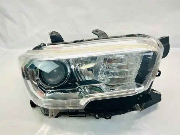 2016 2017 2018 2019 2020 2021 2022 TOYOTA TACOMA HALOGEN RIGHT OEM HEADLIGHT - Image 2