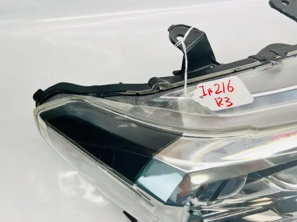 2016 2017 2018 2019 2020 2021 2022 TOYOTA TACOMA HALOGEN RIGHT OEM HEADLIGHT - Image 7
