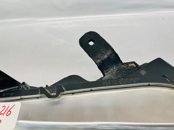 2016 2017 2018 2019 2020 2021 2022 TOYOTA TACOMA HALOGEN RIGHT OEM HEADLIGHT - Image 8