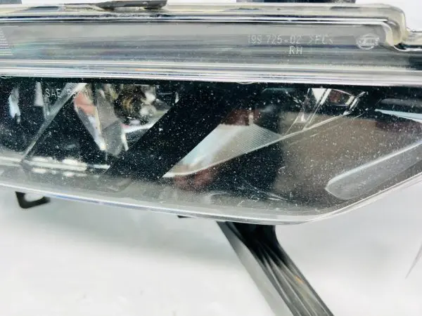 01219102 2016 2017 2018 2019 NISSAN MAXIMA FRONT RIGHT OEM FOG LIGHT HALOGEN - Image 3
