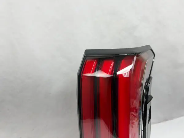 2022 2023 2024 toyota tundra led rear right oem tail light - Image 8