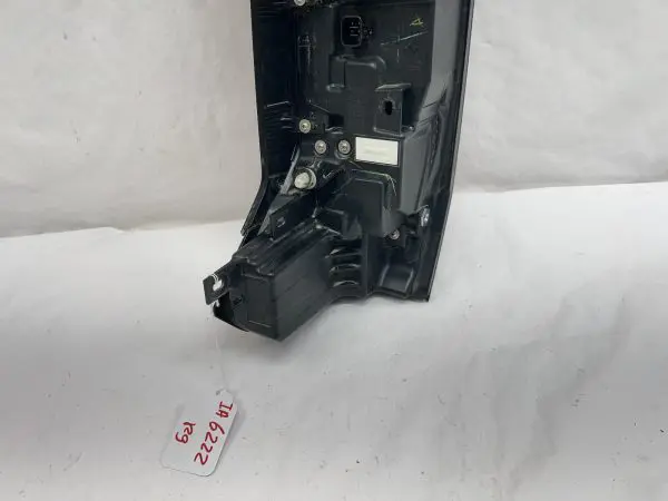 2022 2023 2024 toyota tundra led rear right oem tail light - Image 17