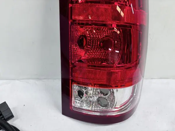 2007 2008 2009 2010 2011 2012 2013 2014 GMC SIERRA REAR RIGHT CAPA TAIL LIGHT - Image 10
