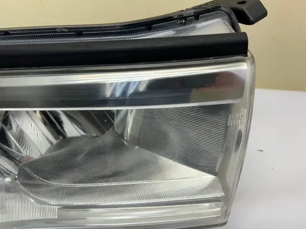 2014 2015 2016  TOYOTA HIGHLANDER HALOGEN FRONT RIGHT OEM HEADLIGHT - Image 4