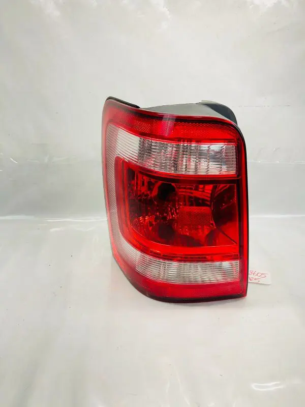 2008 2009 2010 2011 2012 FORD ESCAPE HALOGEN REAR LEFT OEM TAIL LIGHT