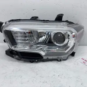 2016 2017 2018 2019 2020 2021 2022TOYOTA TACOMA HALOGEN FRONT LEFT OEM HEADLIGHT