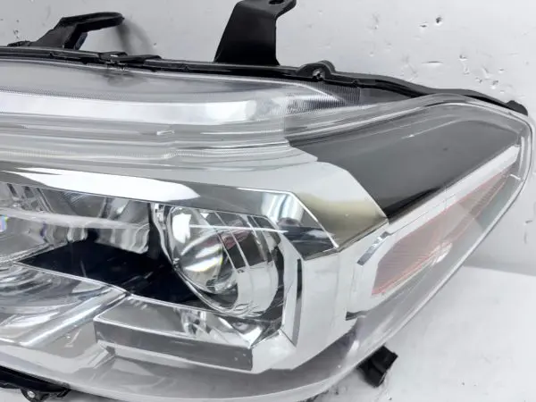 2016 2017 2018 2019 2020 2021 2022TOYOTA TACOMA HALOGEN FRONT LEFT OEM HEADLIGHT - Image 4