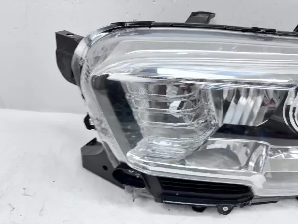 2016 2017 2018 2019 2020 2021 2022TOYOTA TACOMA HALOGEN FRONT LEFT OEM HEADLIGHT - Image 6