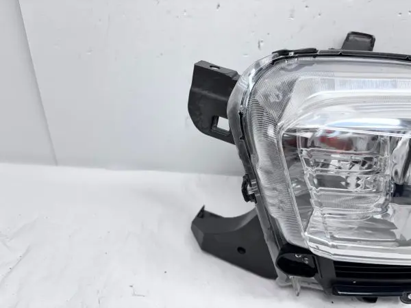 2016 2017 2018 2019 2020 2021 2022TOYOTA TACOMA HALOGEN FRONT LEFT OEM HEADLIGHT - Image 7