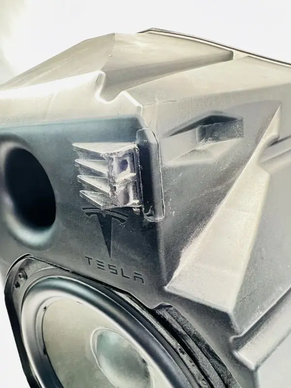 1079746-00-B 2017-2021 2022 2023 TESLA MODEL 3 SUBWOOFER OEM GENUINE SPEAKER - Image 3