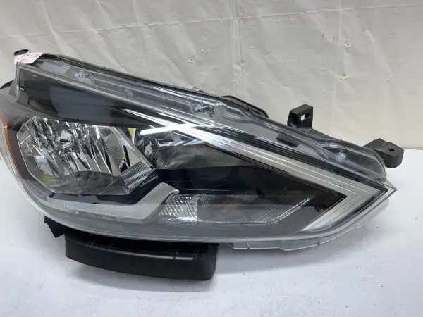 ALL TABS 2016 2017 2018 2019 NISSAN SENTRA HALOGEN FRONT RIGHT OEM HEADLIGHT - Image 2