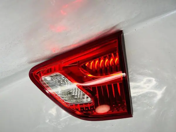2017 2018 2019 NISSAN PATHFINDER HALOGEN REAR RIGHT INNER OEM TAIL LIGHT - Image 3