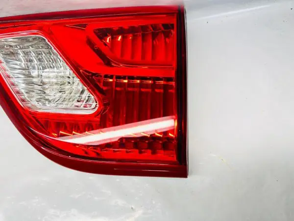 2017 2018 2019 NISSAN PATHFINDER HALOGEN REAR RIGHT INNER OEM TAIL LIGHT - Image 4