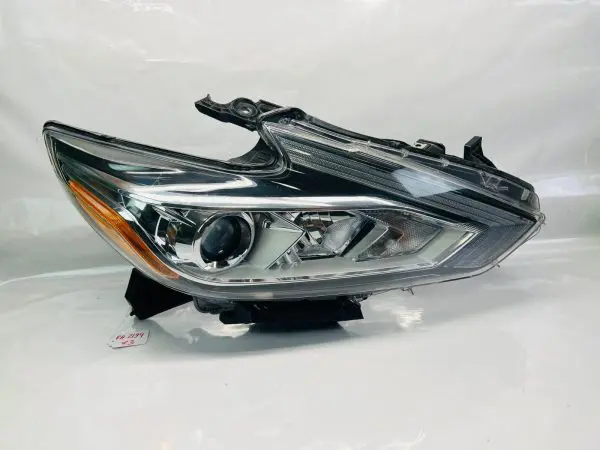 2016 2017 2018 NISSAN ALTIMA HALOGEN FRONT RIGHT OEM HEADLIGHT