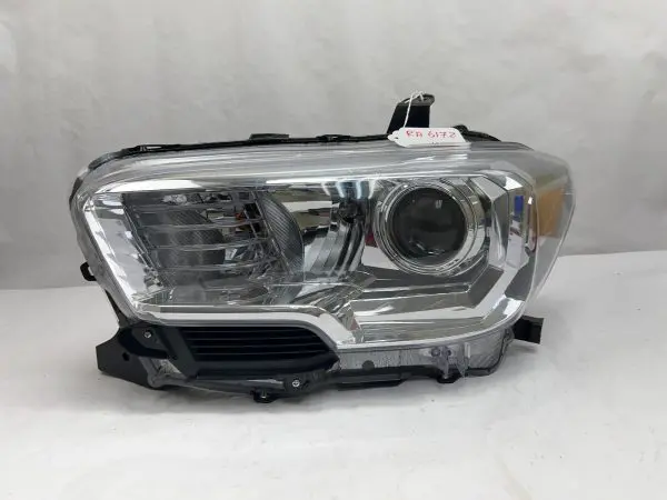 2016 2017 2018 2019 2020 2021 2022 toyota tacoma halogen front left oem headligh