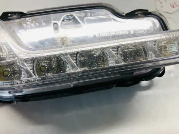 2009 2010 2011 2012 2013 MERCEDES W212 E CLASS LEFT OEM RUNNING LIGHT FOG LIGHT - Image 9
