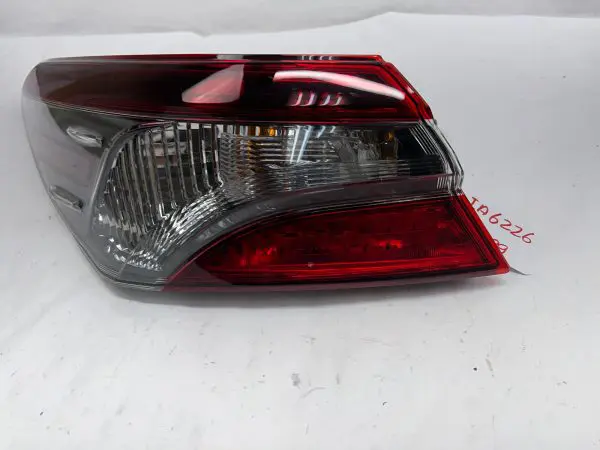 2018-2022 2023 2024 toyota camry dark trd halogen led rear left oem tail light - Image 3