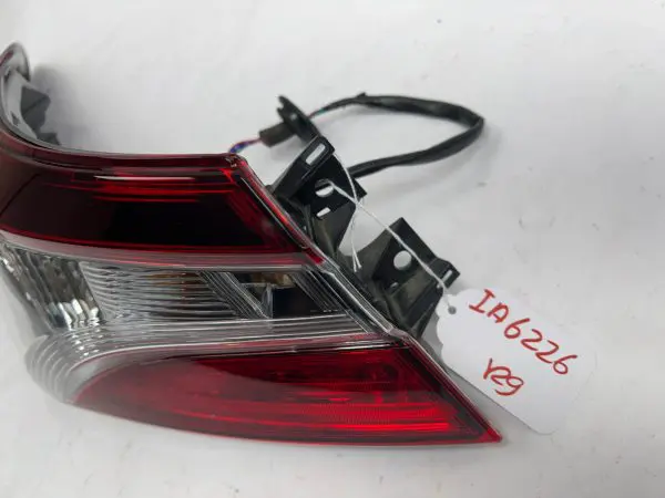 2018-2022 2023 2024 toyota camry dark trd halogen led rear left oem tail light - Image 4