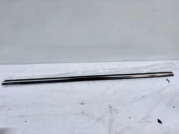 OEM 2013-2016 2017 2018 Nissan Altima rear right door belt molding 828203ta0a