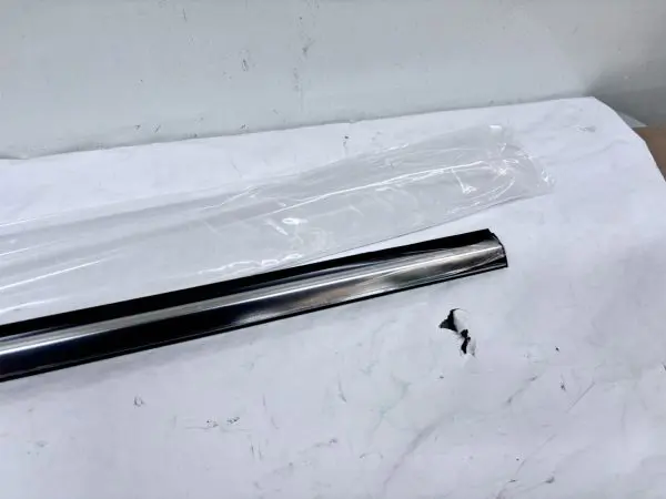 OEM 2013-2016 2017 2018 Nissan Altima rear right door belt molding 828203ta0a - Image 2
