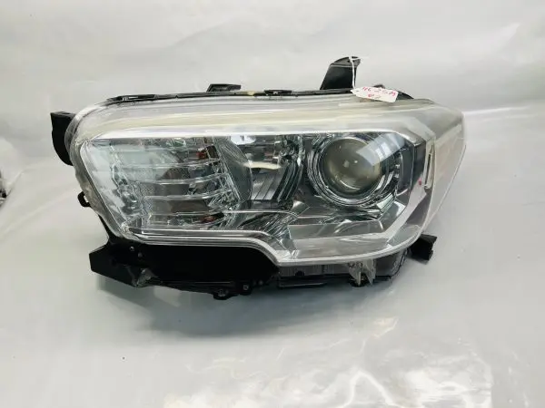 TABS 2016 2017 2018 2019 2020 2021 2022 TOYOTA TACOMA HALOGEN LEFT OEM HEADLIGHT - Image 2
