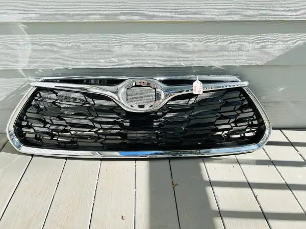 2020 2021 2022 2023 TOYOTA HIGHLANDER CHROME FRONT OEM GRILLE 53111OE250