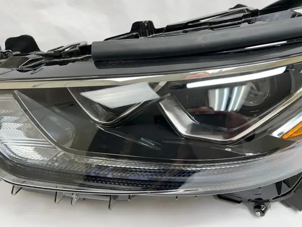 2020 2021 2022 2023 TOYOTA HIGHLANDER LED FRONT LEFT OEM HEADLIGHT 101008A06J - Image 9