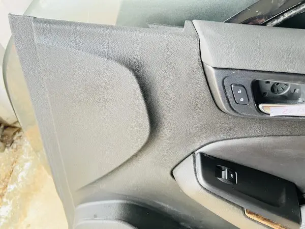 15 2016 2017 2018 2019 2020 TAHOE SUBURBAN YUKON FRONT RIGHT INTERIOR DOOR PANEL - Image 4