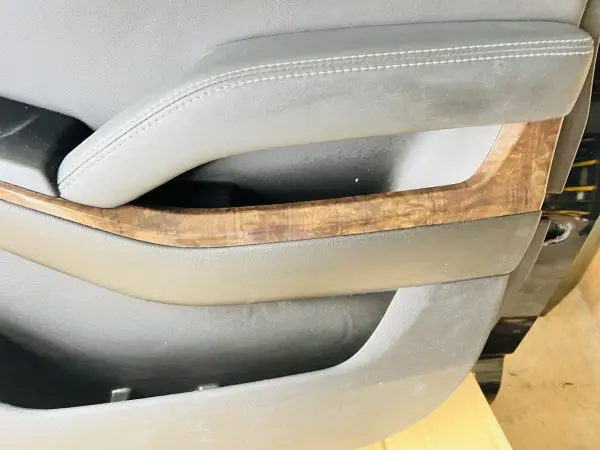 15 2016 2017 2018 2019 2020 TAHOE SUBURBAN YUKON FRONT RIGHT INTERIOR DOOR PANEL - Image 9