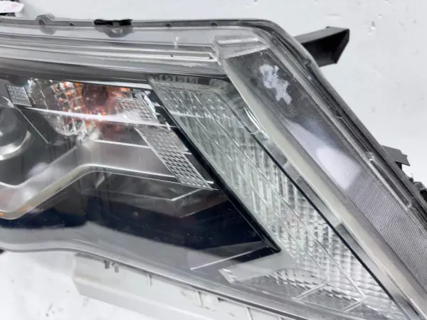 2017 2018 2019 2020 NISSAN PATHFINDER HALOGEN FRONT RIGHT OEM HEADLIGHT - Image 7