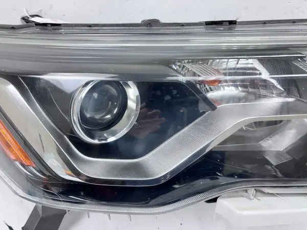 2017 2018 2019 2020 NISSAN PATHFINDER HALOGEN FRONT RIGHT OEM HEADLIGHT - Image 10
