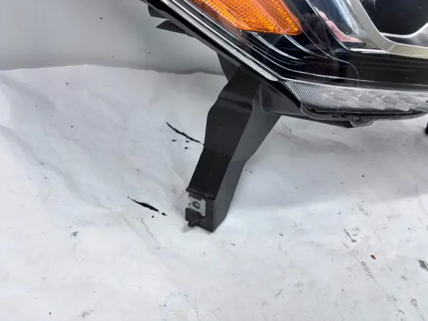 2017 2018 2019 2020 NISSAN PATHFINDER HALOGEN FRONT RIGHT OEM HEADLIGHT - Image 12